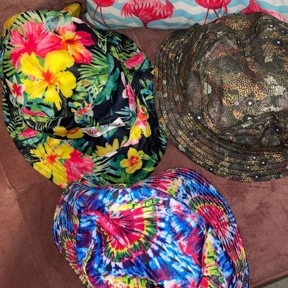 3 Bucket hats - Picture 1 of 7